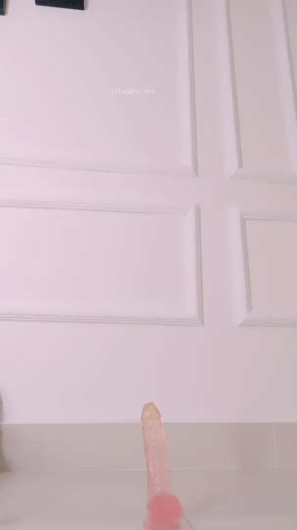 【#老板娘】极品反差大奶女神!粉逼和屁眼同时插到底