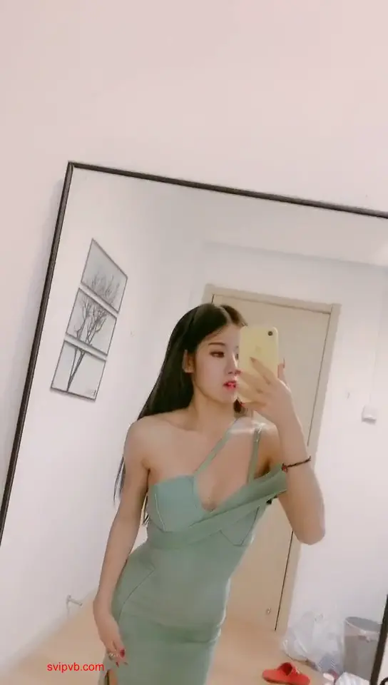 #恩允兒：👙