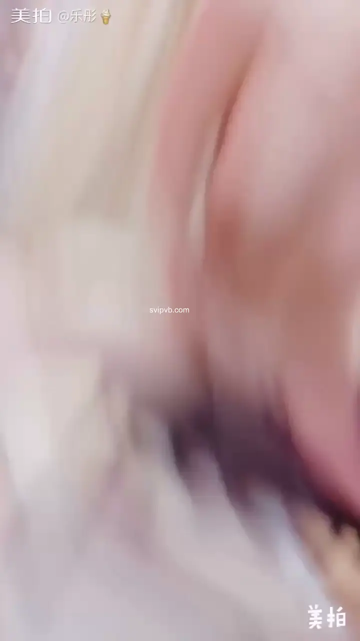 微博：美女（Qen