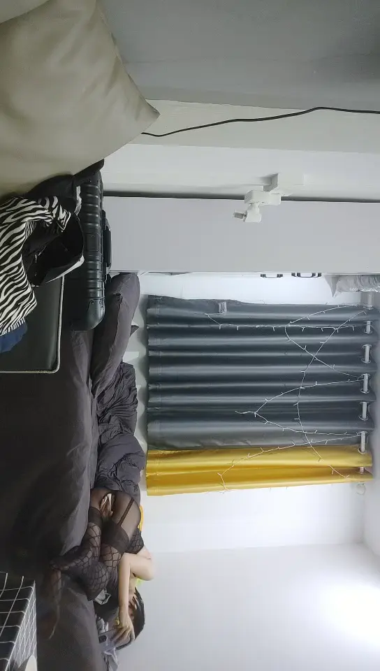 【#麻辣王子】01-06良家00後女友,這次穿上黑絲,一夜幹不停,躺平刷會抖音也不行,被幹懵了直呼好累啊