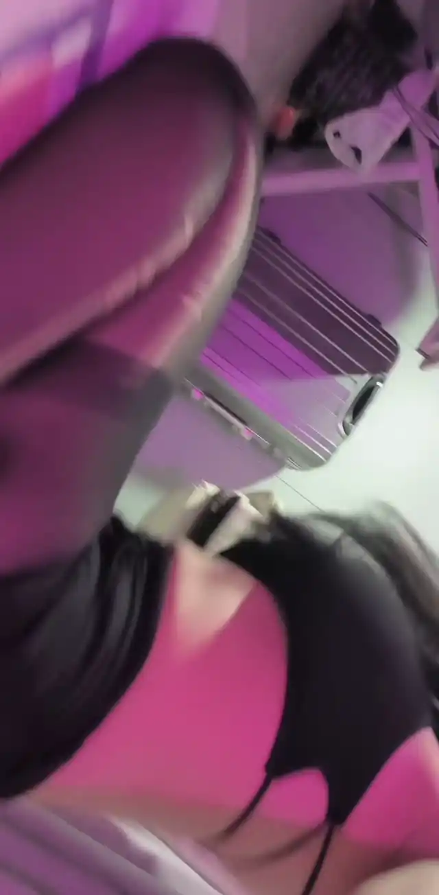 付费定制阿黑颜骚臀狂舞闪福利