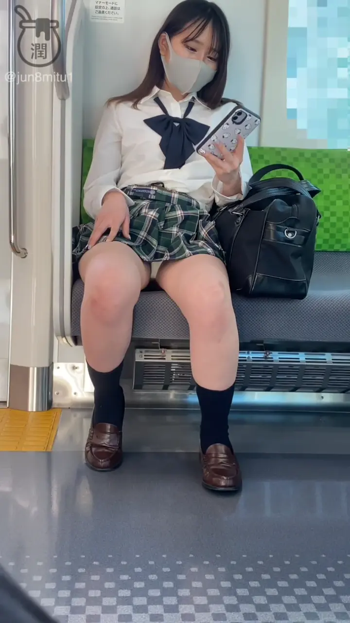 裙下风光偷窥