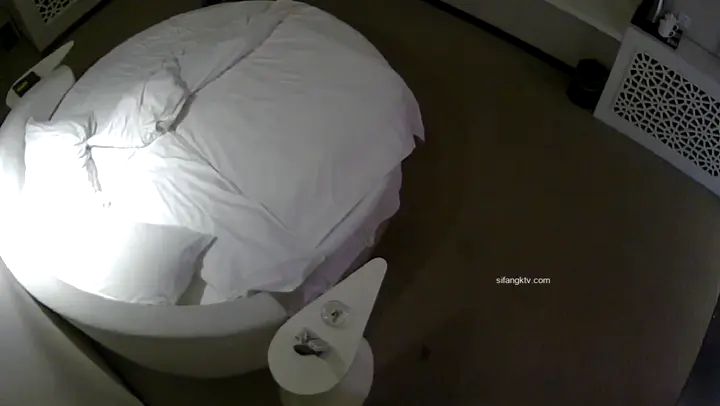 難得的酒店偷拍到的群P