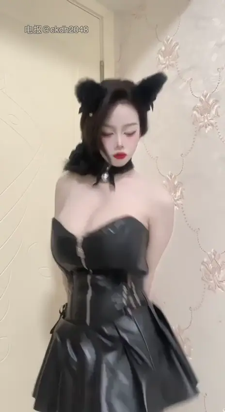 【抖音福利】巨乳大奶御姐【黴煩惱】抖巨奶騷舞誘惑 20V