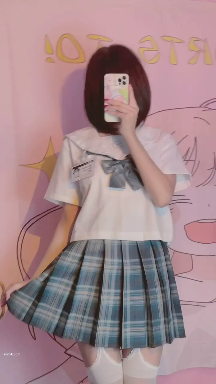 抖音裸舞：小仙雲兒     她很敬業所以內容多，我們每個月補一次合集。這是七月的
