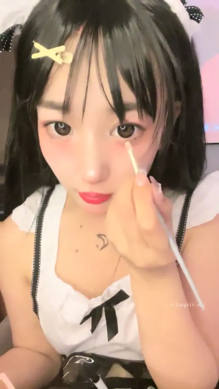 #乔宝  二次元女神尺度突破~被操的狂喷水