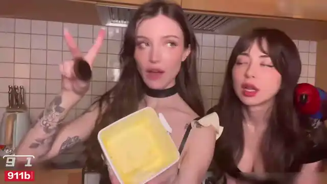 欧美巨乳女神 ​Daintyw﻿ilder 最新付费视‌频⁠ 处于排卵期的她性欲旺盛 女女自慰3P性爱