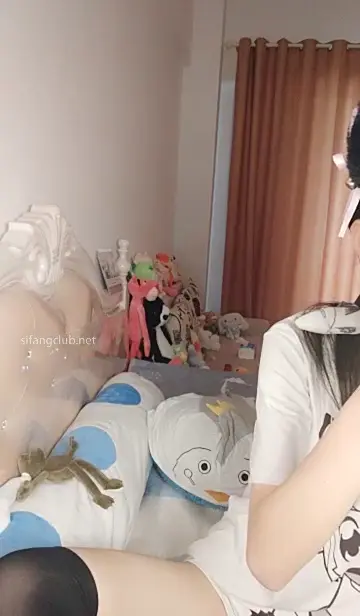 极品可爱萌妹主播知男而上露奶露内处11部合集