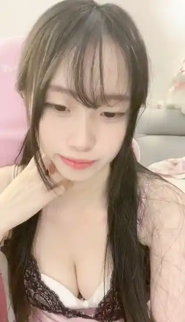 【菠蘿果醬/甜的吐泡泡】讓人流口水的頂級校花下海了！道具自慰 激情大秀