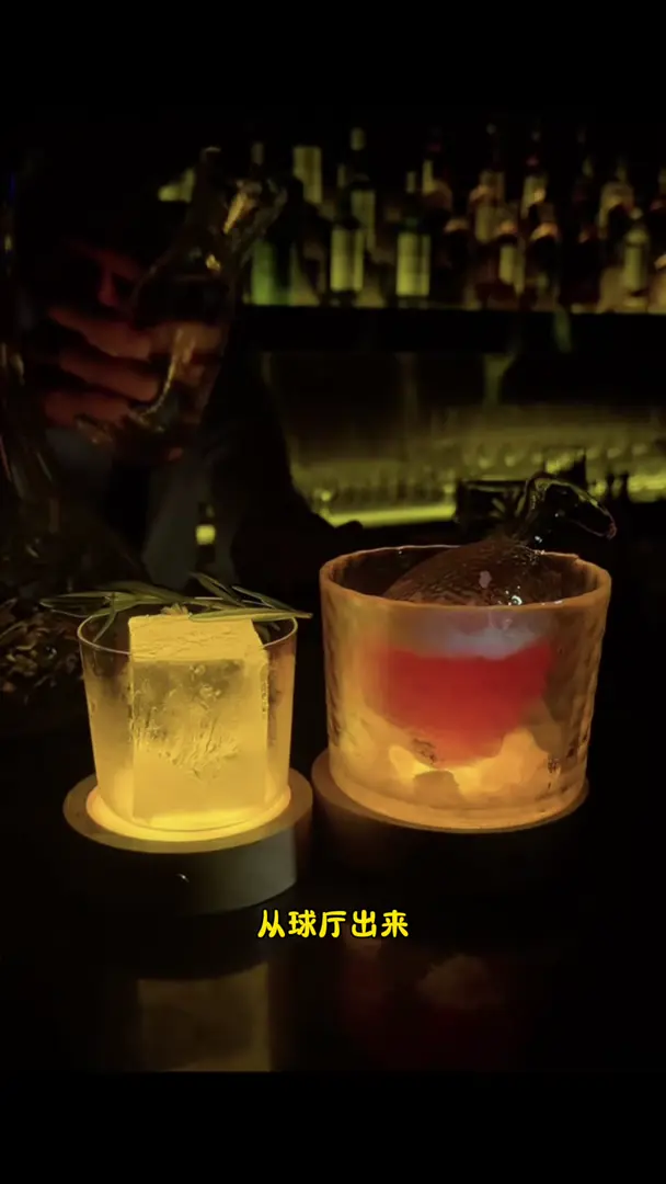 推特丸崽咯咯哒的一天 丸崽vlog #丸崽 巨乳白虎肥臀母狗 粉嫩馒头逼空降金主啪啪爆操合集 无套打桩呻吟不止