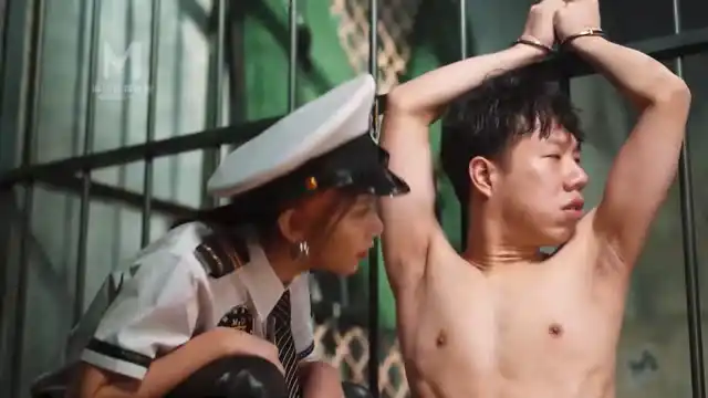 性犯罪者牢房 惨遭狱友轮奸❤️ #麻豆传媒