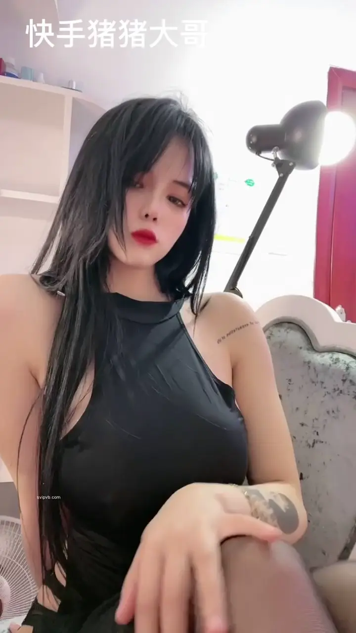 #猪猪大哥【快手福利】人氣極品性感網紅 豬豬大哥千元定制誘惑福利合集！【24V711MB】