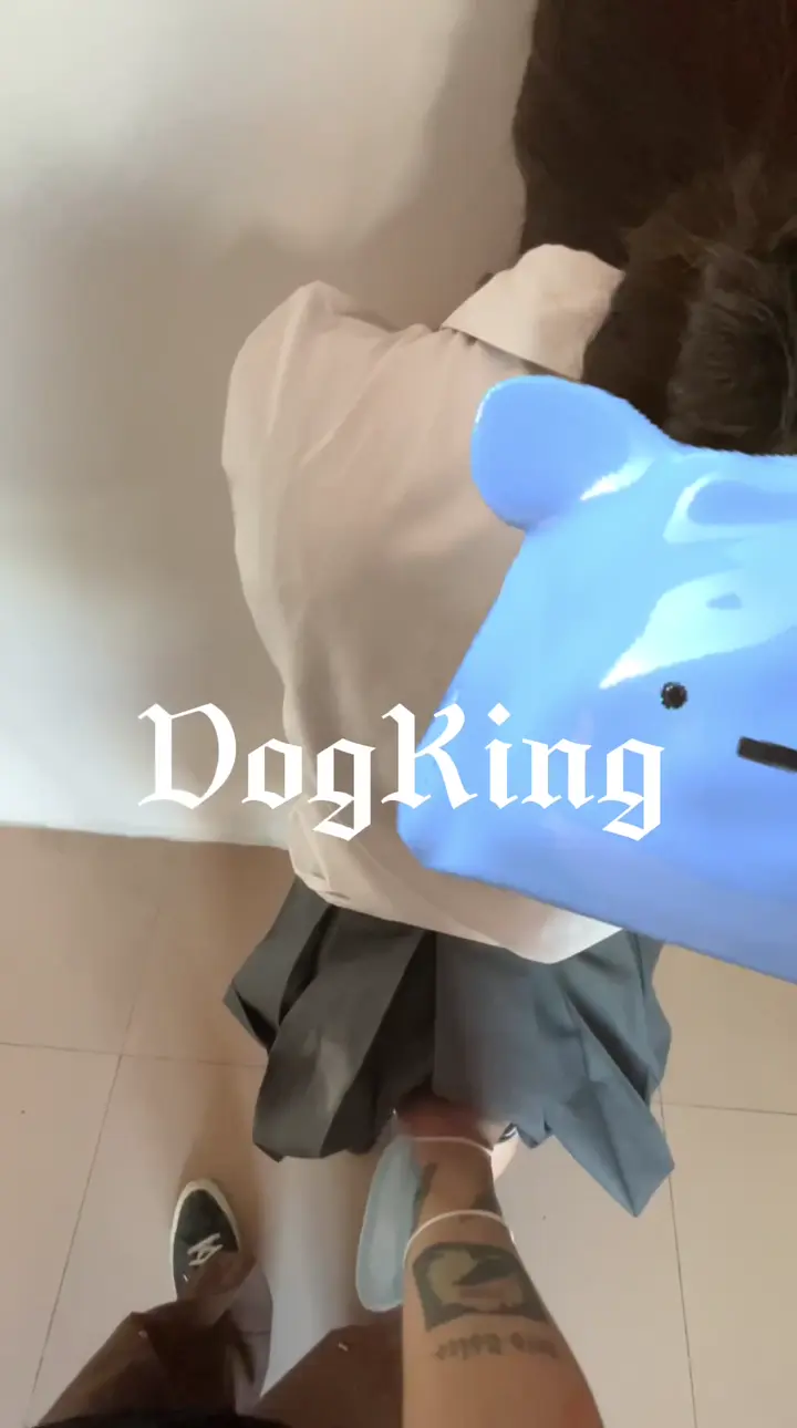 專操極品嫩妹大神『dogking』約炮叛逆舌釘妹，青春的肉體緊實飽滿 爆操妹小翹臀 抓著頭髮瘋狂打樁