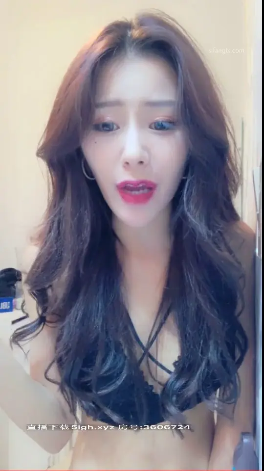 #小可爱 #雪妮维维娅 雪妮维维娅：经典美女