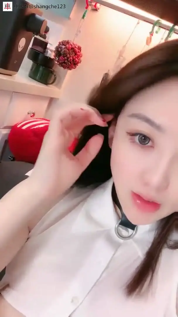 小魔仙 - 极品身材~~网红颜值~全身尤物无瑕疵~抠逼自慰