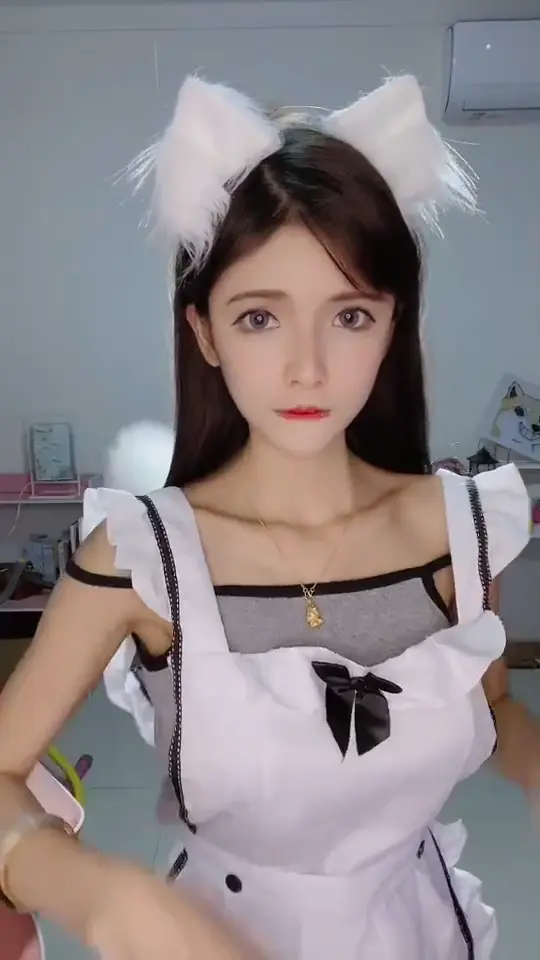 #狗头萝莉  狗头萝莉