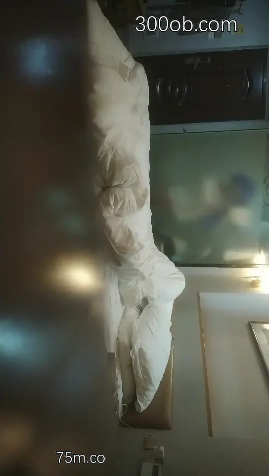 【 #搞兼职学生妹探花 】,名副其实的一场,好标准的少女嫩穴,小伙爱不释手抠了又抠,学生妹没啥服务干得依然爽