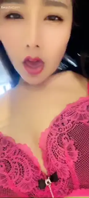 超爆網紅女神 【尤秘書】  金主爸爸的大屌操的小騷貨小逼麻麻的
