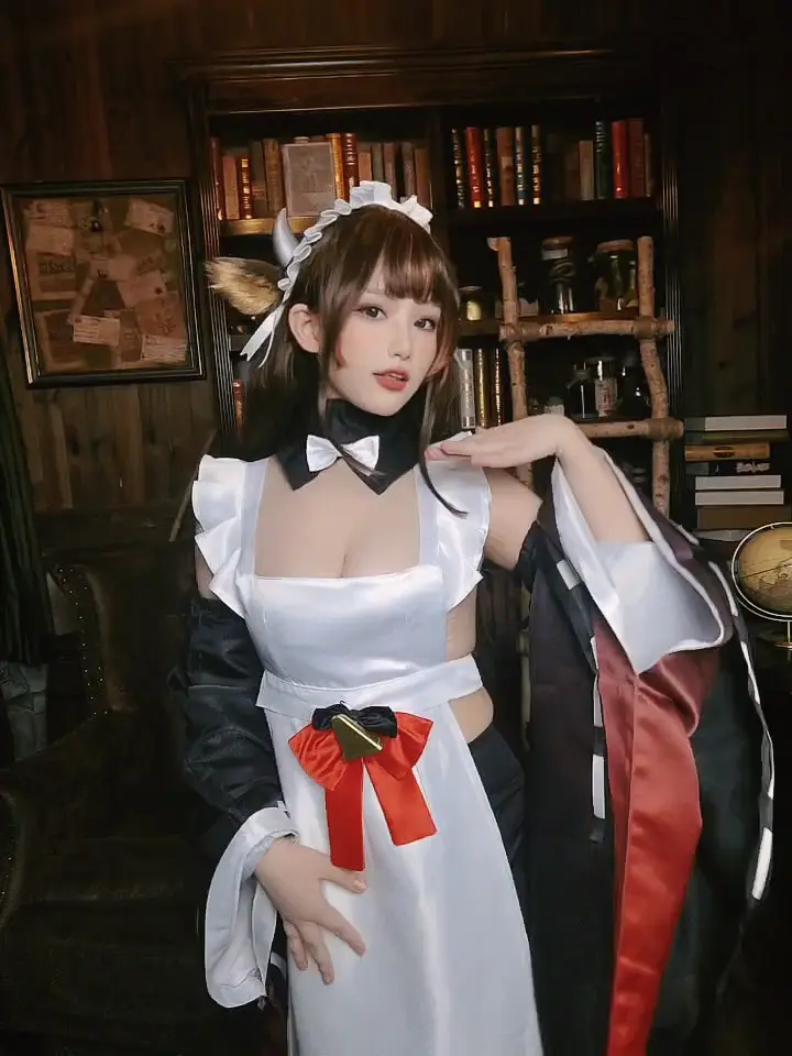 #七七娜娜子  樫野牛牛女仆 [42P7V-363MB]