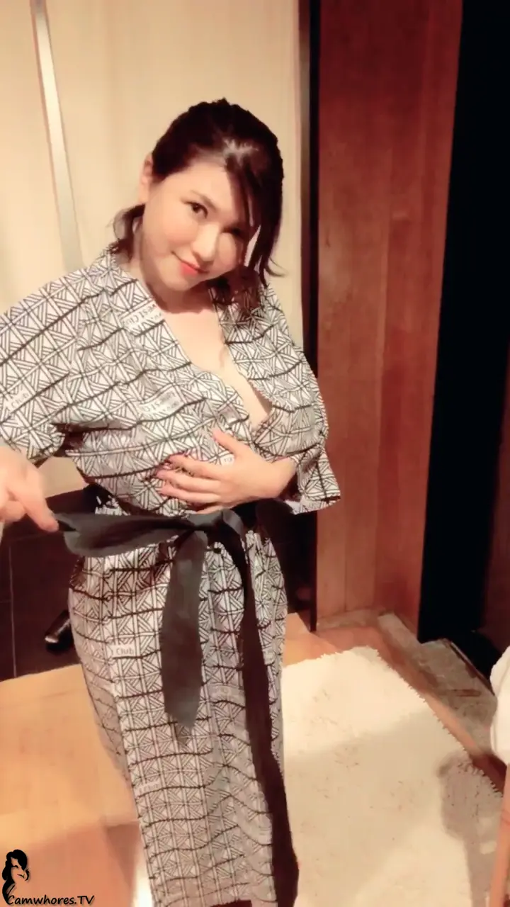 #OnlyFans 萬人線上關注的極品乳神【沖田杏梨】私拍 豪乳大肥臀