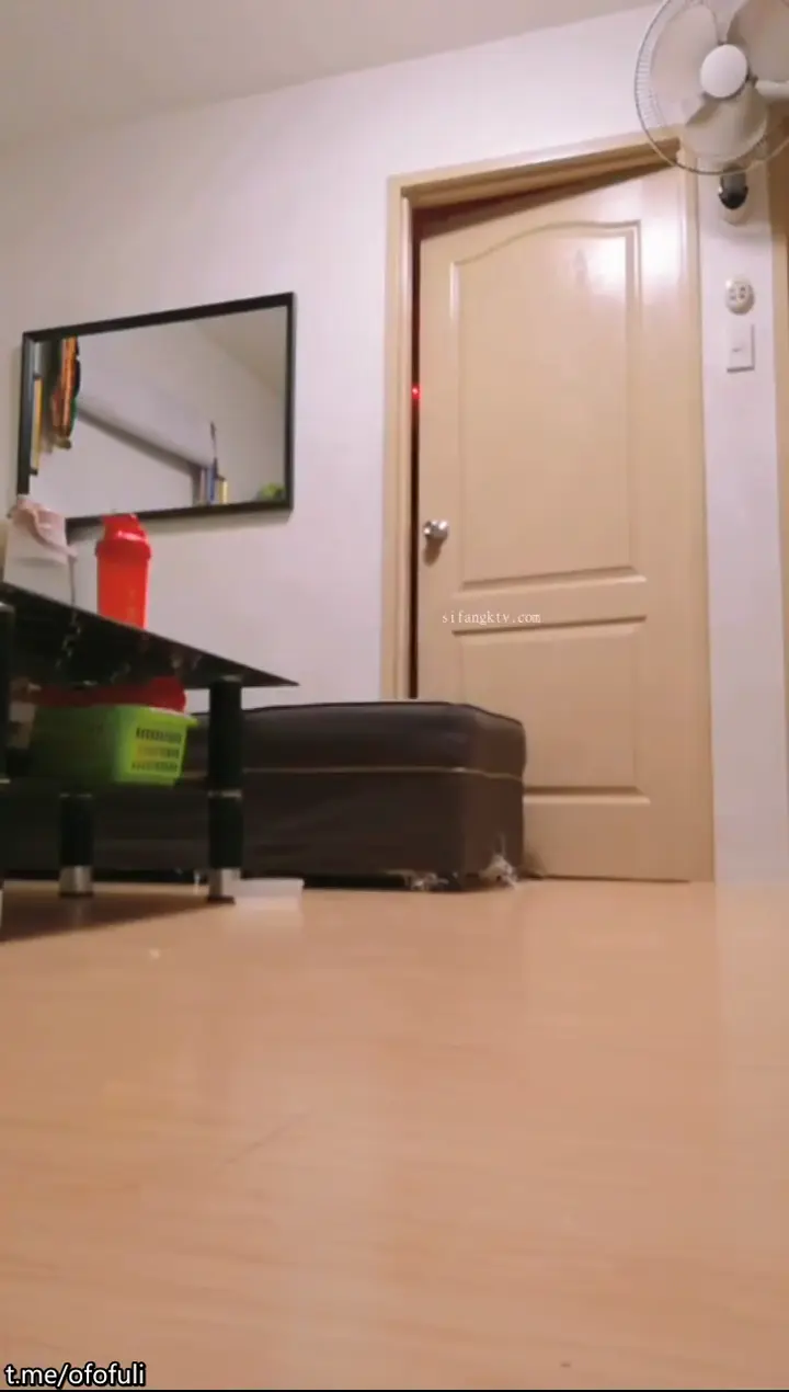 极品眼镜骚母狗 Yang Lagi Viral 裸体自慰楼梯露出