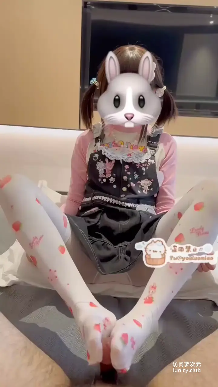 #幼萝喵瓜 #足交 #白丝 #双马尾 #推特 #白袜 #女儿服