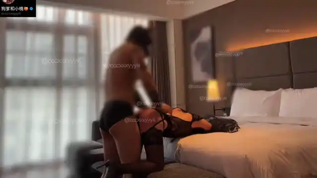 主仆情侣 玩黑丝性虐 爆乳尤物化身黑纱新娘 被掌掴爆操干到崩溃！