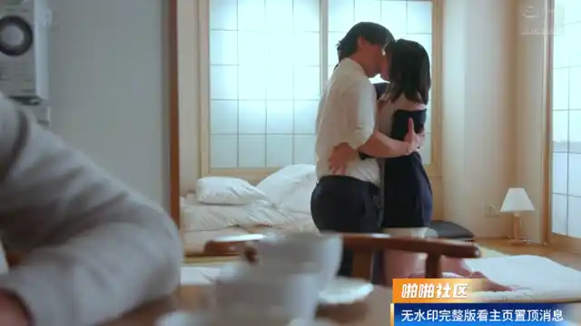 【在丈夫旁边被强奸的妻子】