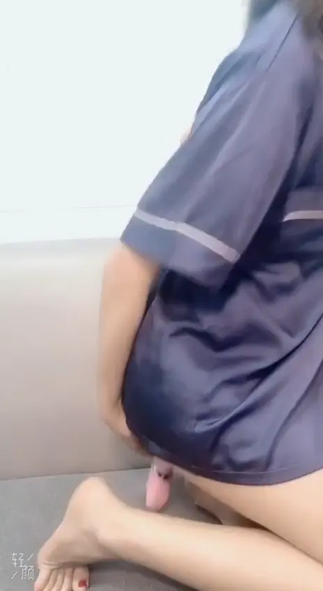 美女自慰扣逼， 下面超粉 诱惑 #妈妈