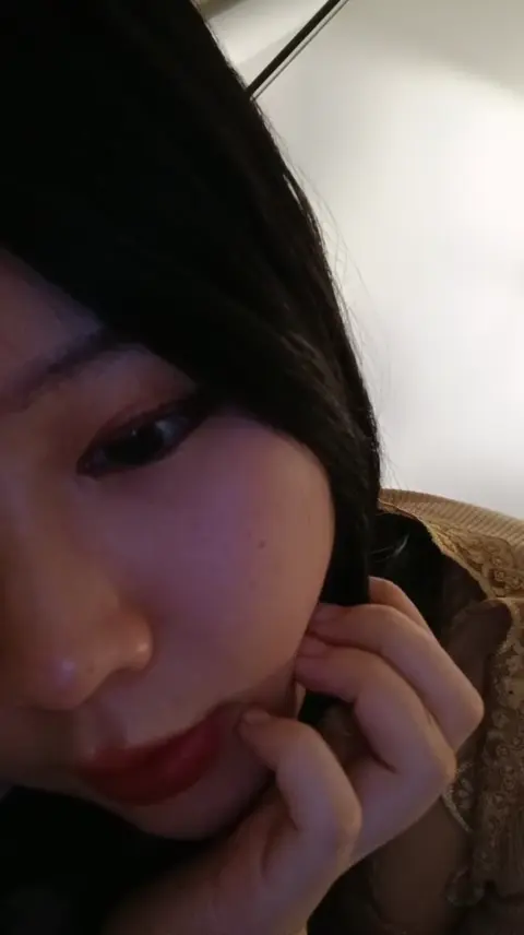 #直播 網紅小姐姐躺在床上寂寞秀一段