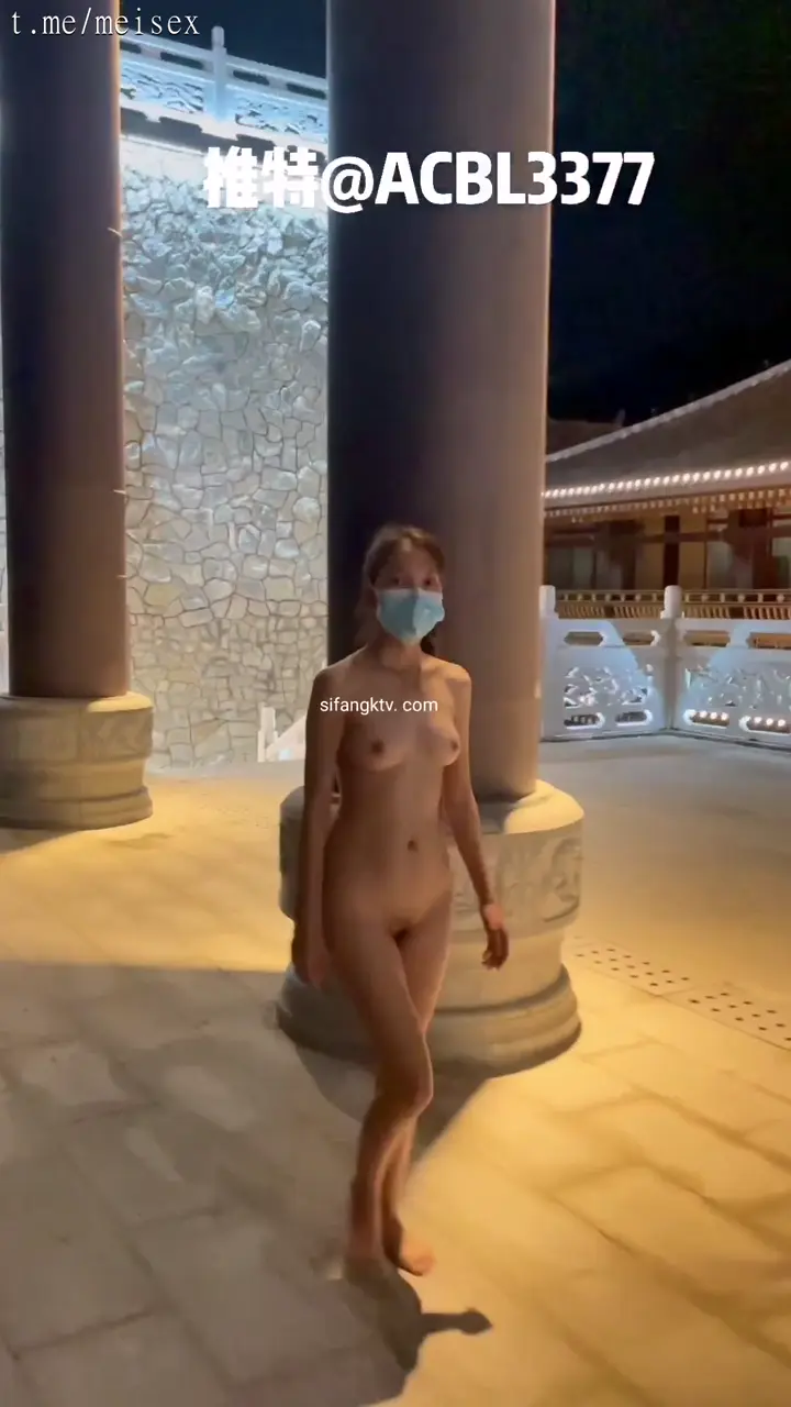 露出大神菠蘿經典全裸露出