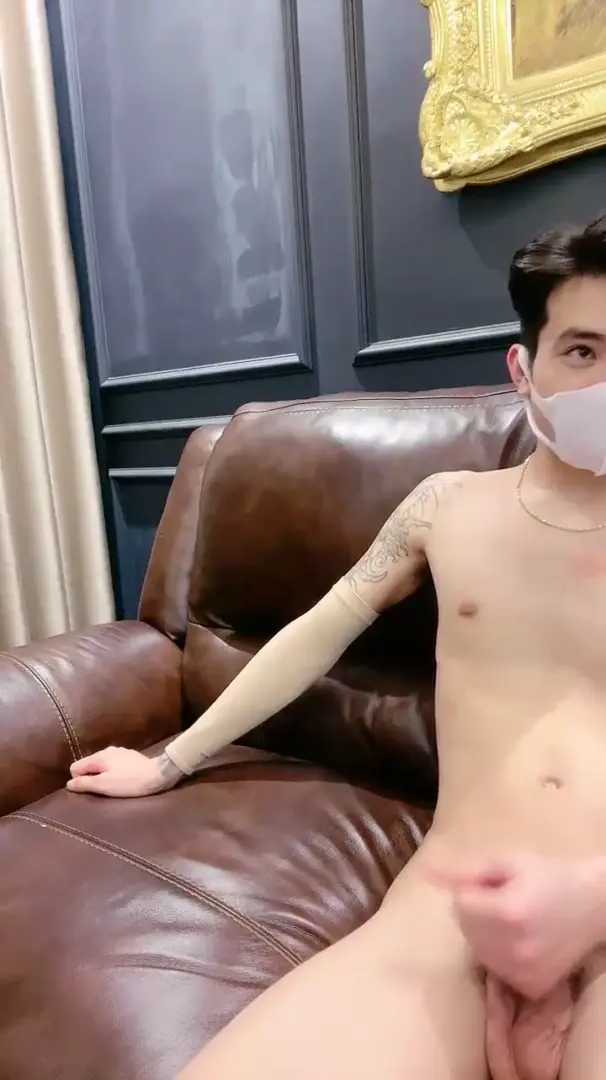 【#幼貓】高顏值學生妹~巨乳賤客~超高顏值大奶粉穴~全裸騷舞無套啪啪