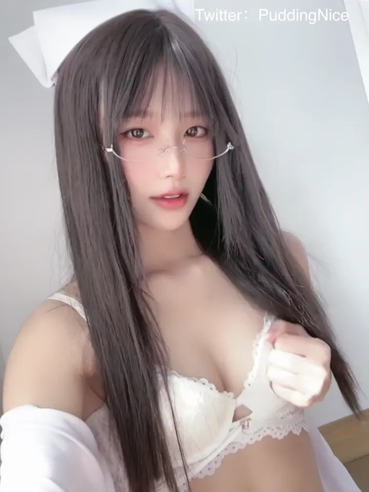 極品露臉推特網紅女神小姐姐布丁大法強勢迴歸私拍,振動棒珍珠鏈刷子杆紫薇白漿滴了一地超誘人
