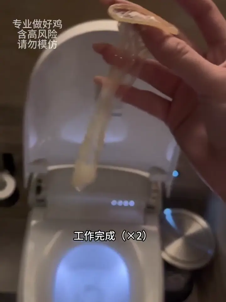 推特丸崽咯咯噠的一天 丸崽vlog #丸崽 巨乳白虎肥臀母狗 粉嫩饅頭逼空降金主啪啪爆操合集 無套打樁呻吟不止