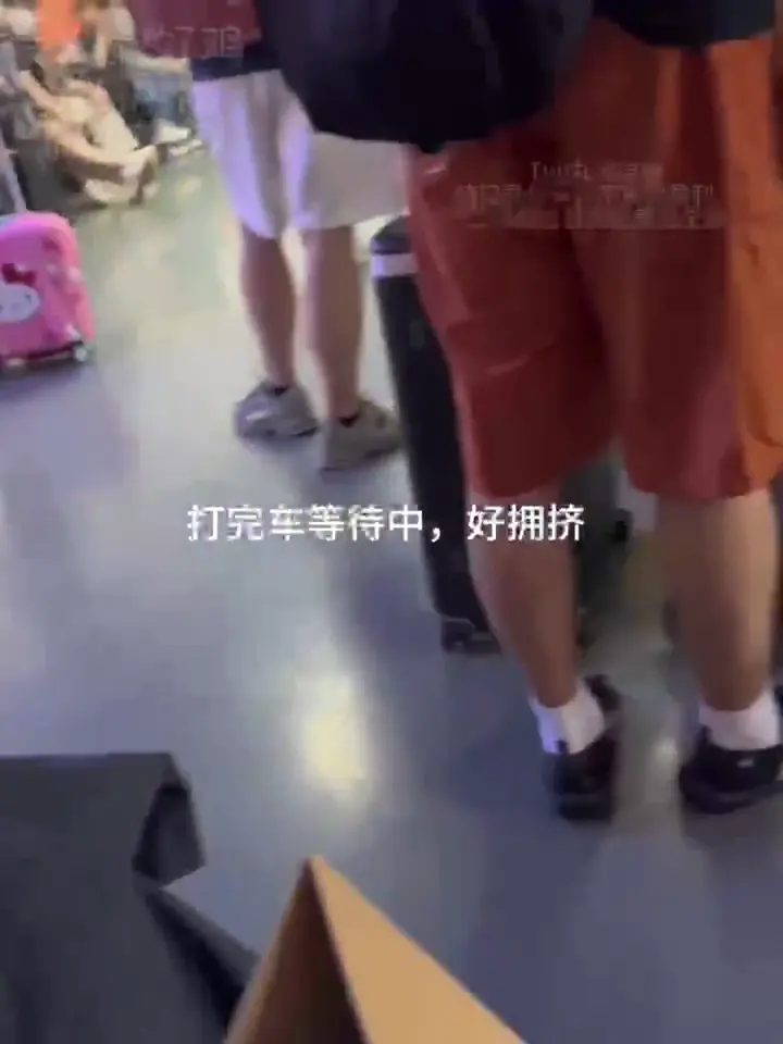 推特丸崽咯咯噠的一天 丸崽vlog #丸崽 巨乳白虎肥臀母狗 粉嫩饅頭逼空降金主啪啪爆操合集 無套打樁呻吟不止