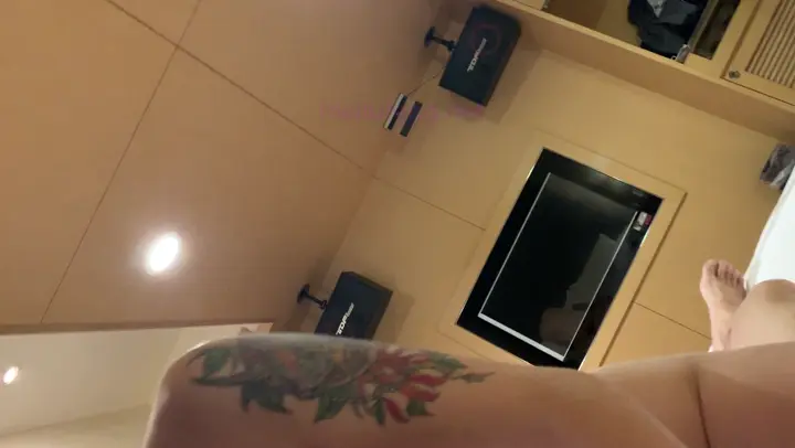 #反差 #嫩妹 超可愛的長髮小嫩妹和男友啪啪被曝光