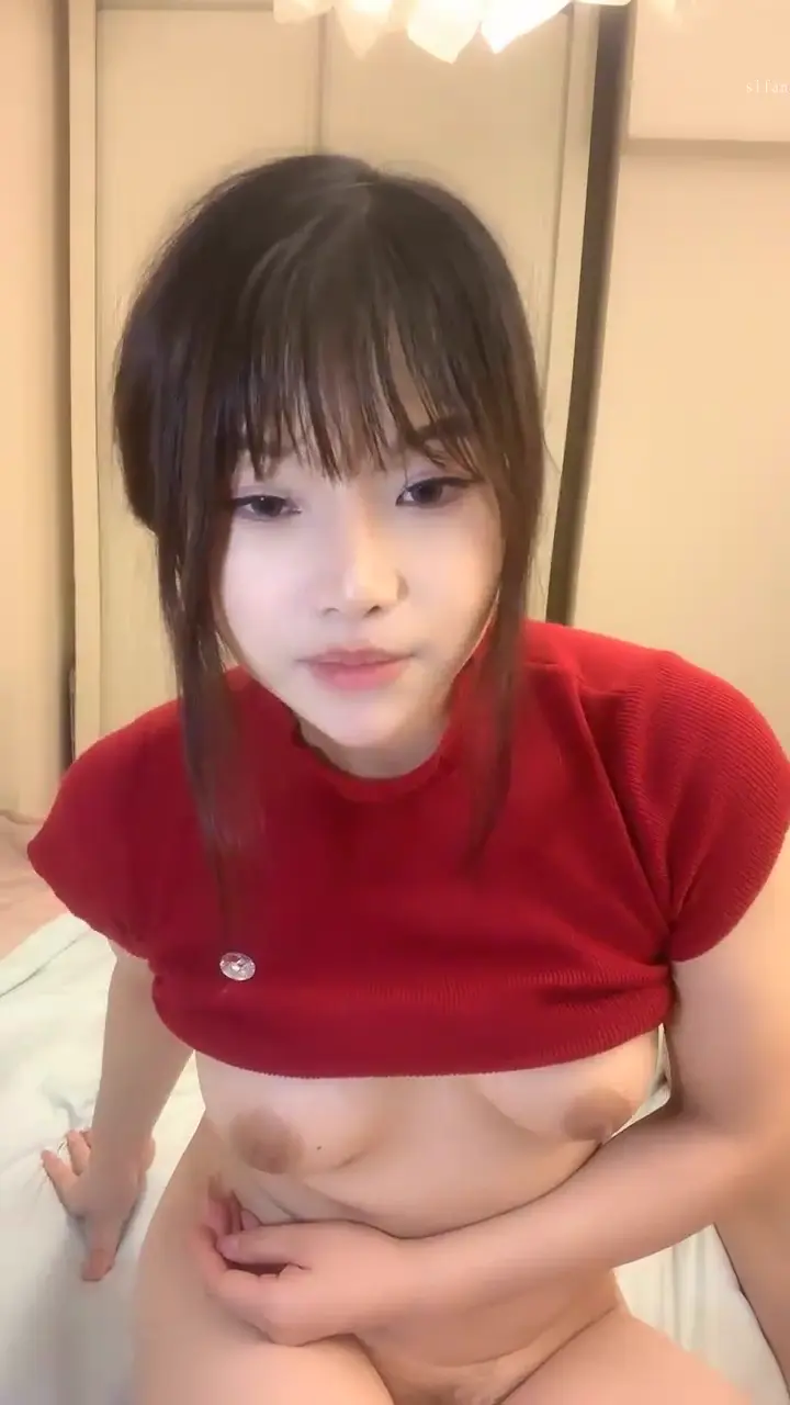 【#蜜桃美少女】00后萝莉小美女 巨屌猛烈抽插~干爆蛮头逼~怼镜啪~无套喷精