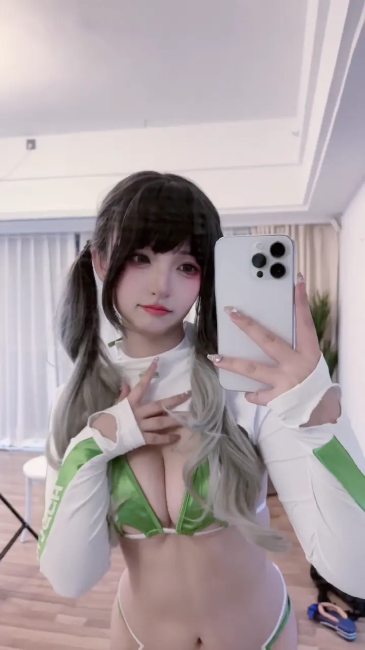 #神楽坂真冬 赛车女郎75P2V