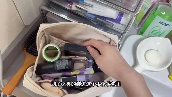 推特丸崽咯咯噠的一天 丸崽vlog #丸崽 巨乳白虎肥臀母狗 粉嫩饅頭逼空降金主啪啪爆操合集 無套打樁呻吟不止