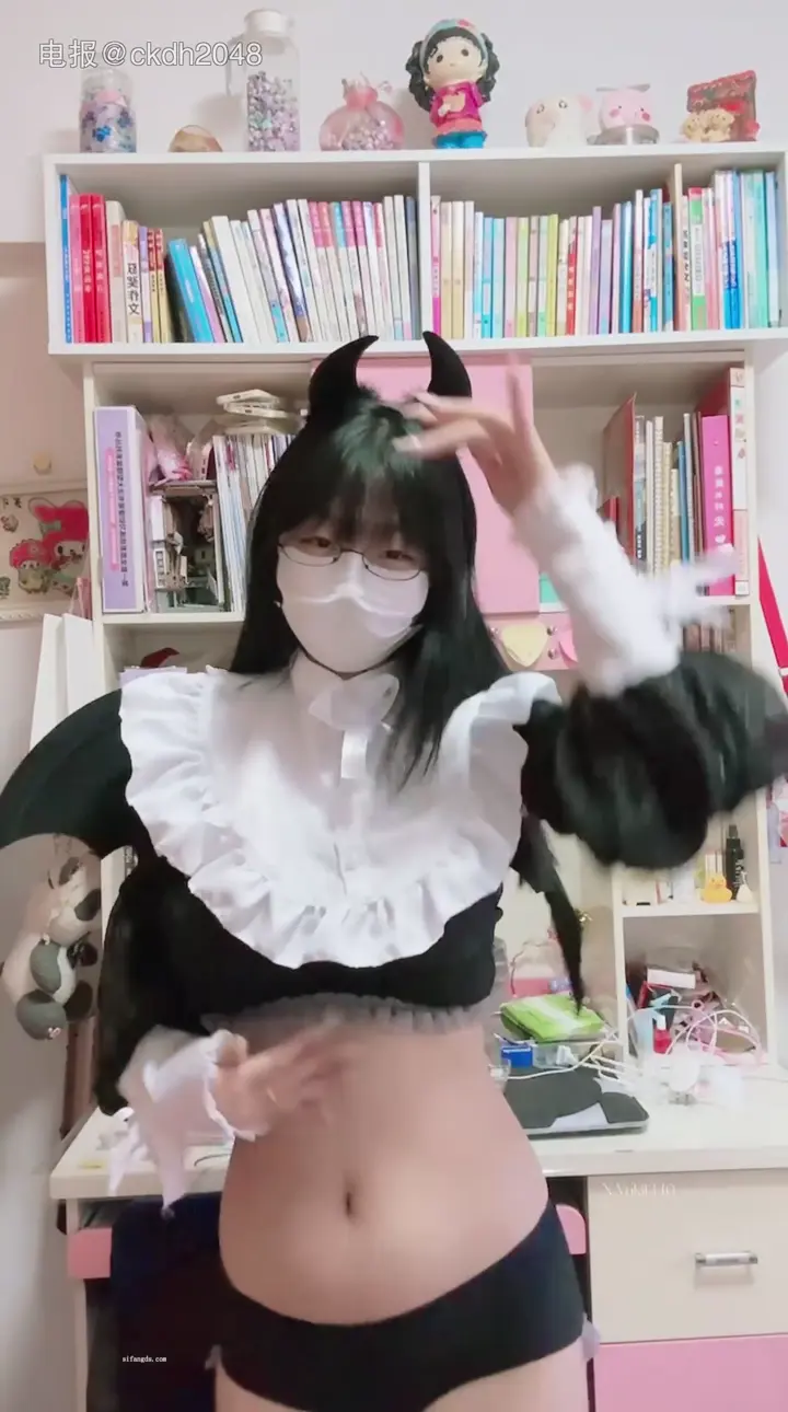 #女大 #一隻桃桃 #裸舞 #推特